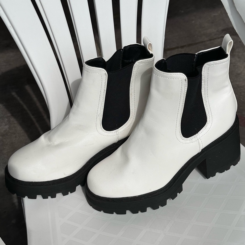 Ladies boots